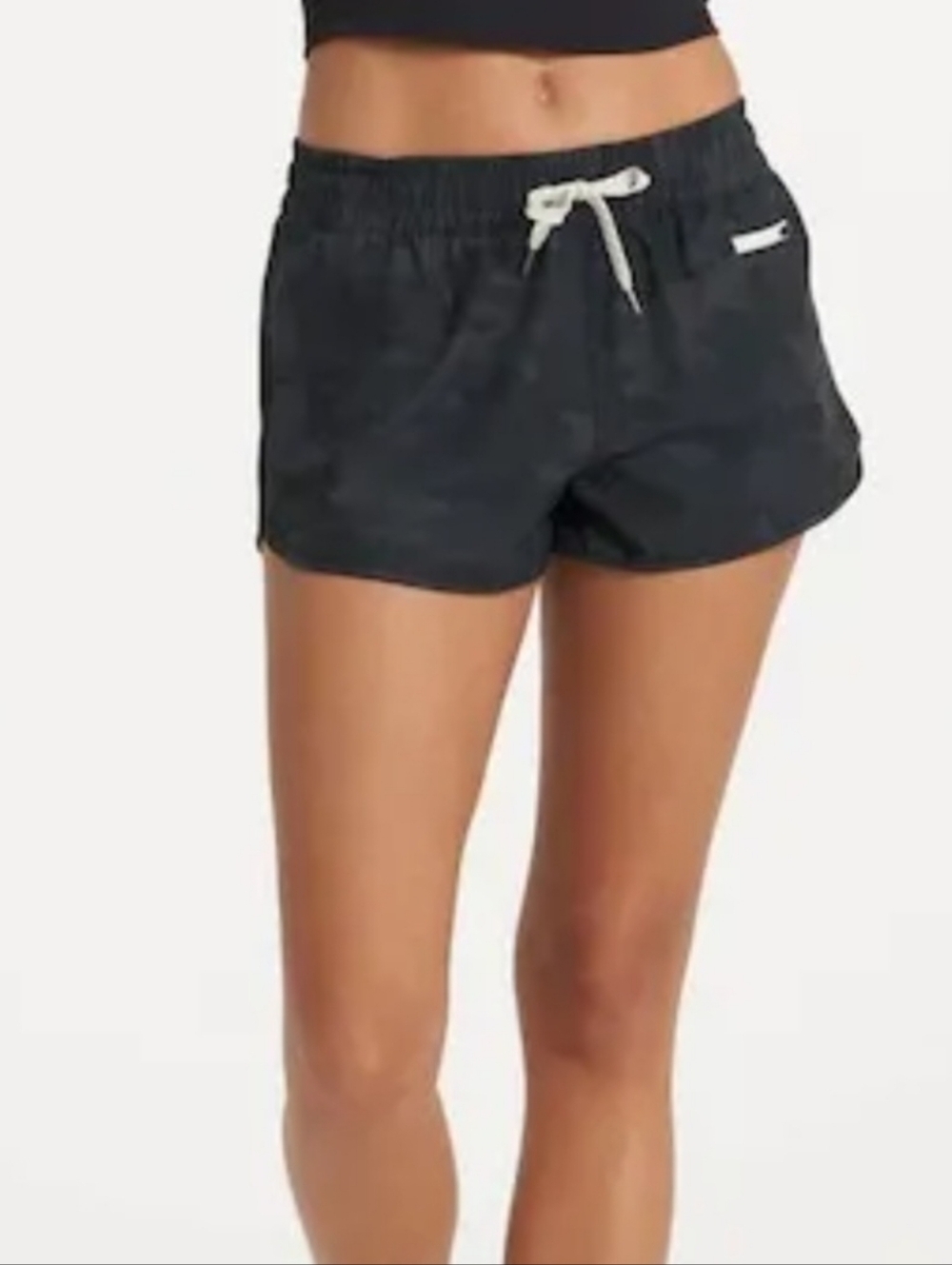Vuori Clementine Shorts Sz L Camoflauge Inner Lining Drawstring Active Gym Sport